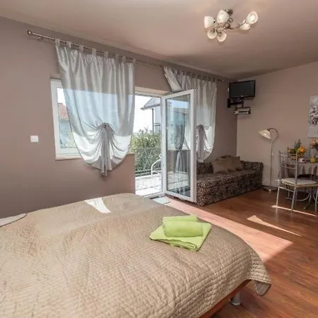Studio In With Sea View Terrace Air Conditioning Wi Fi شقة